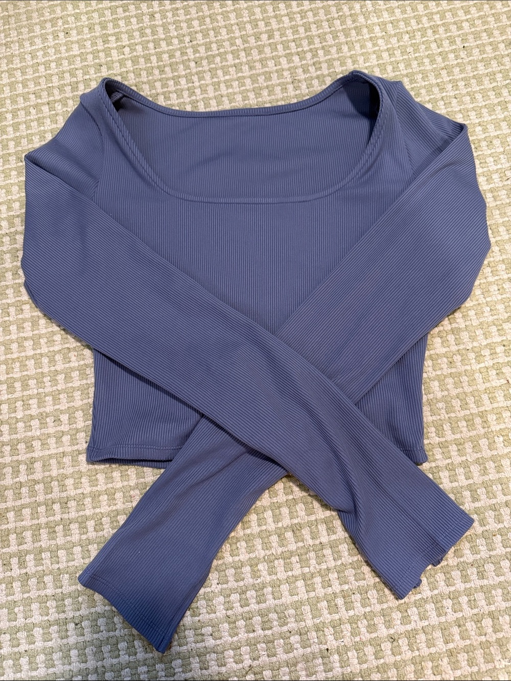 ALO Yoga Ribbed Scoop Neck Long Sleeve Crop Top - Blue